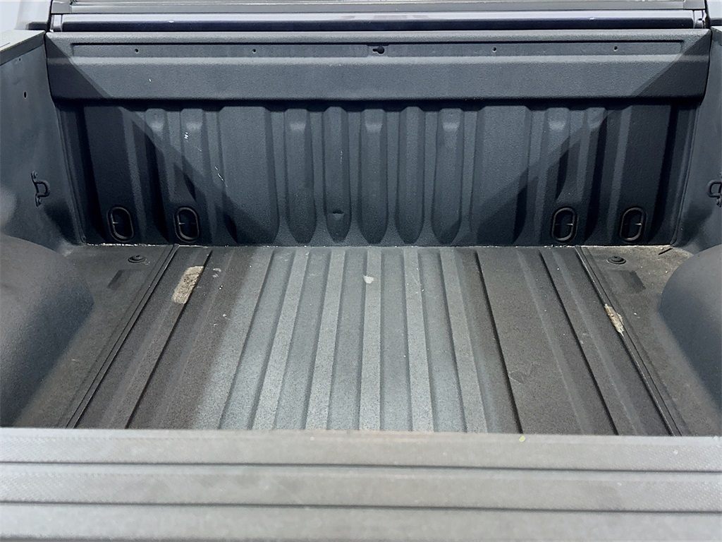Vehicle image 22 of 28