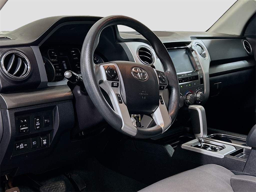 Vehicle image 7 of 28