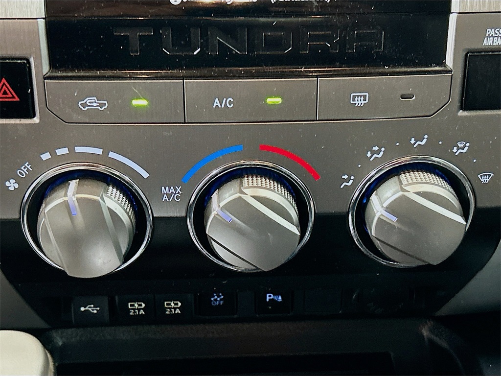 Vehicle image 13 of 28