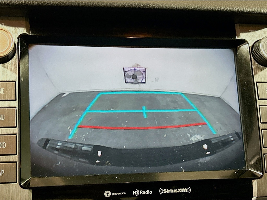 Vehicle image 11 of 28