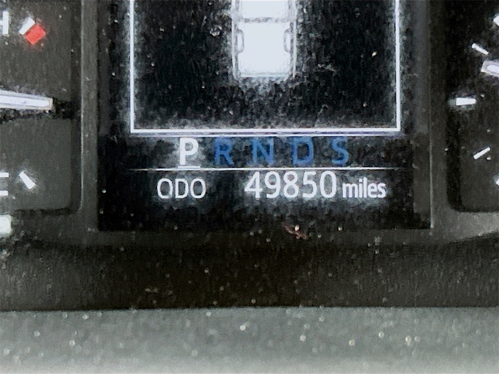 Vehicle image 10 of 28