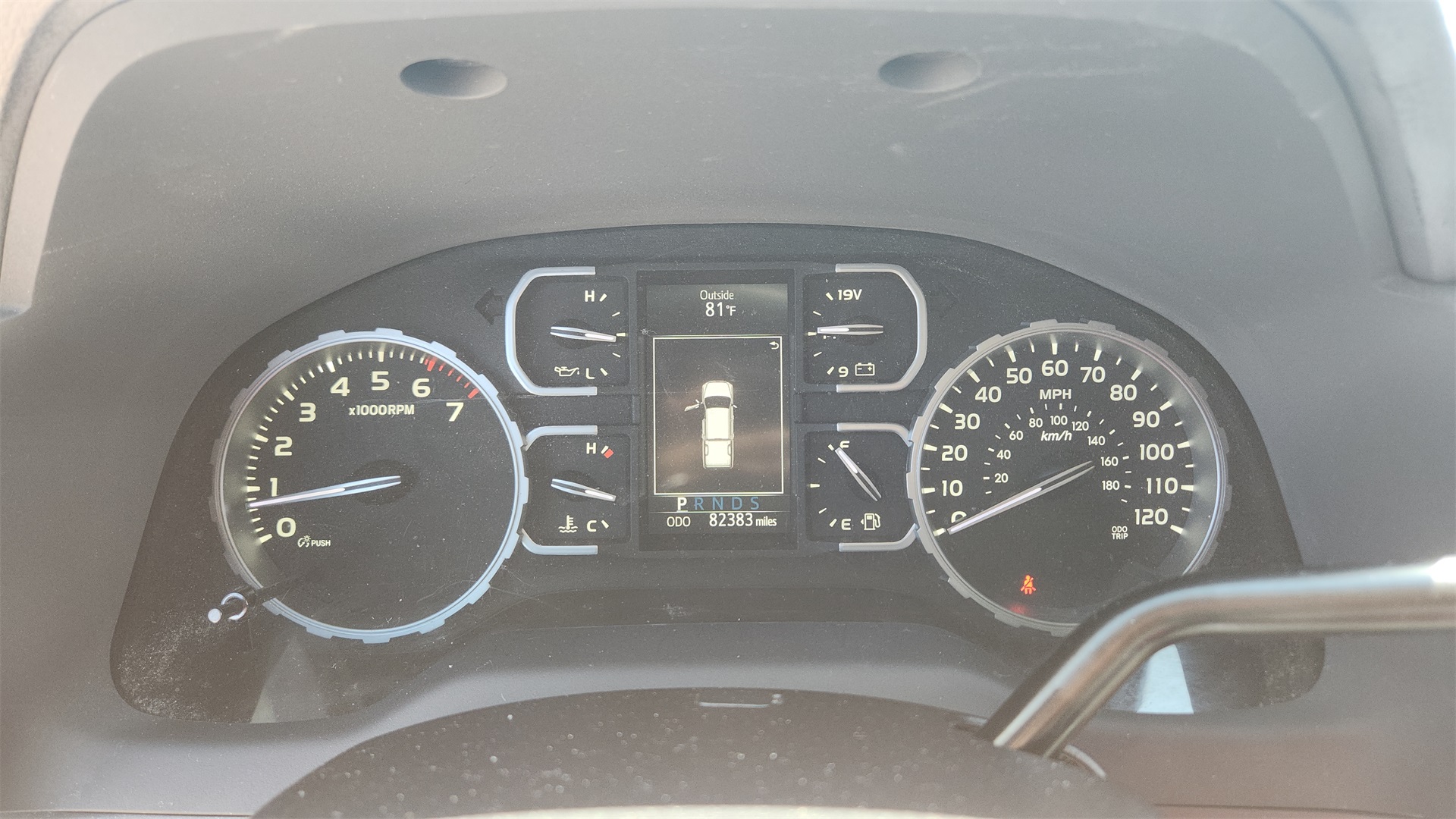 Vehicle image 24 of 31