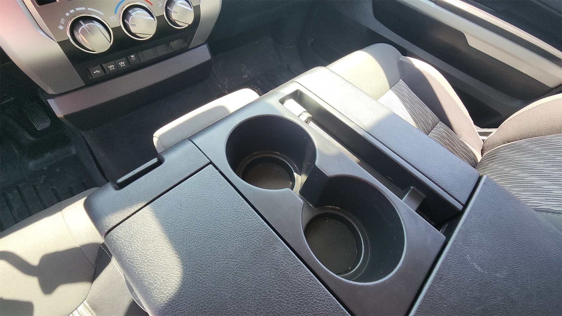 Vehicle image 11 of 31