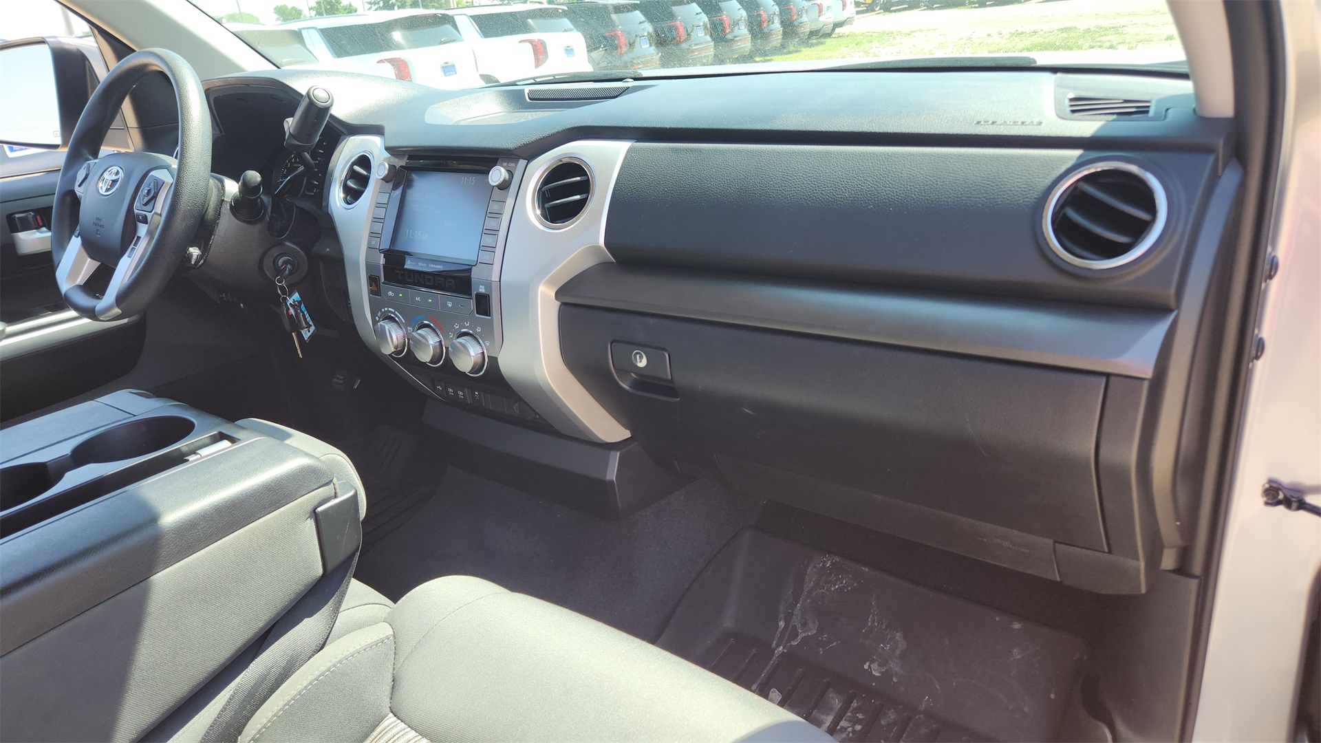 Vehicle image 17 of 31