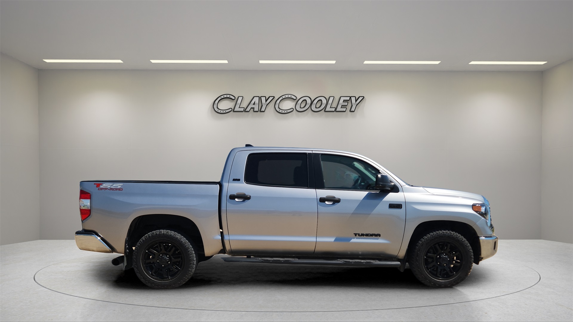 Vehicle image 4 of 31