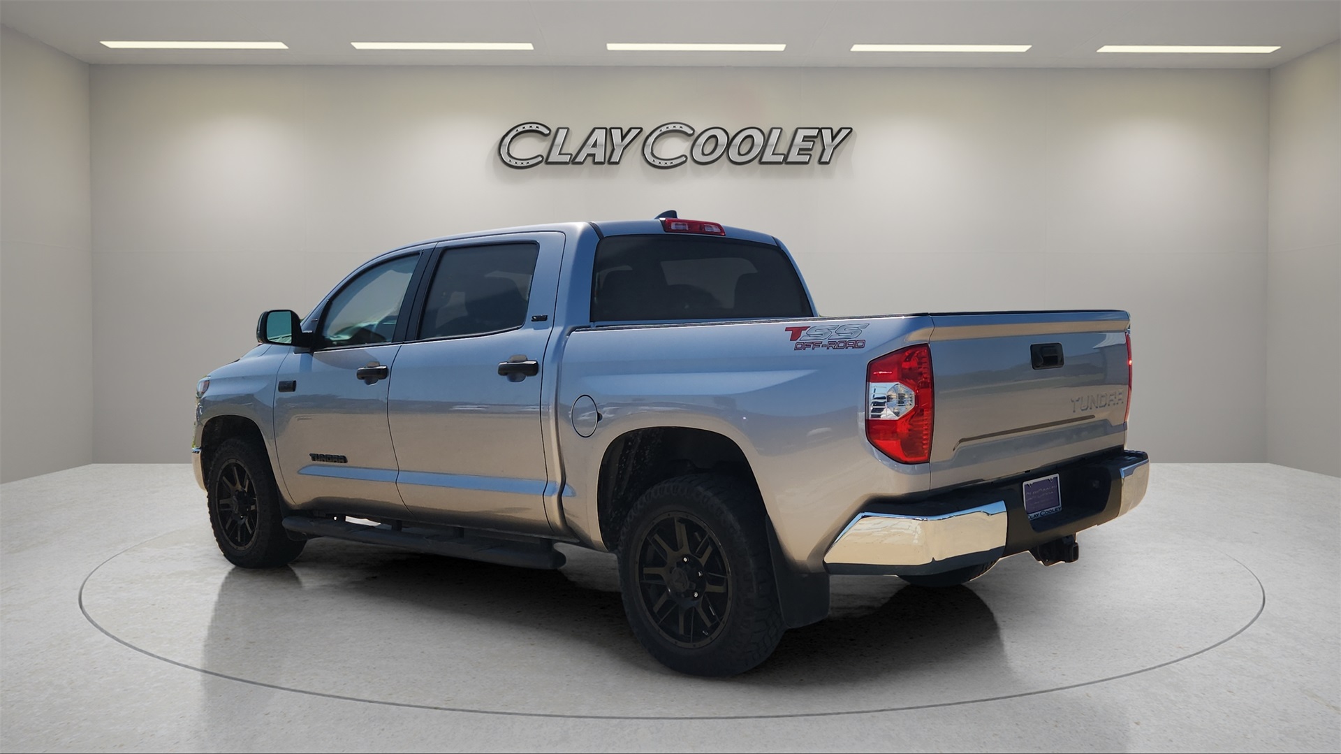 Vehicle image 7 of 31
