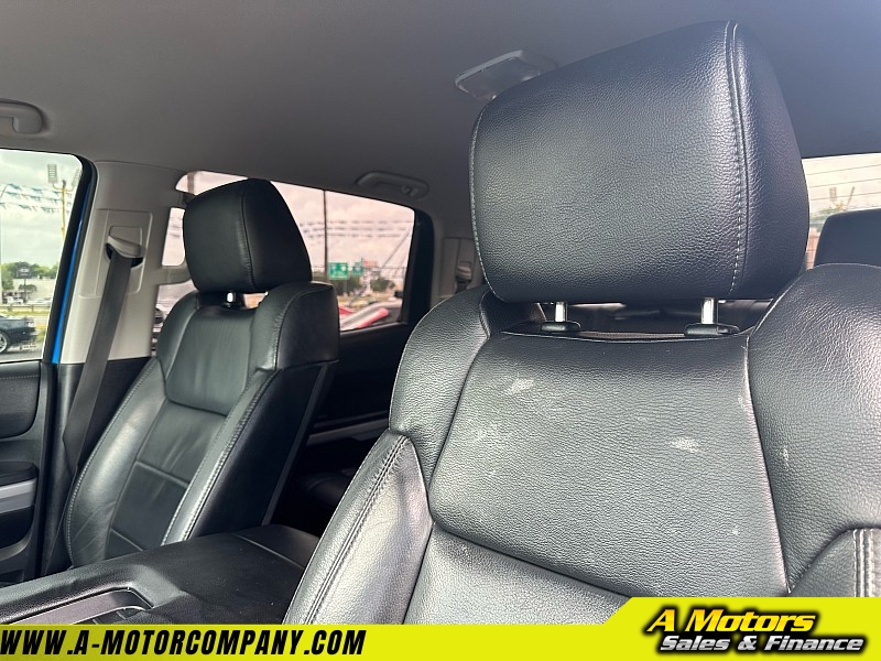 Vehicle image 10 of 30