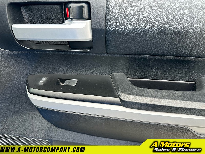 Vehicle image 28 of 30