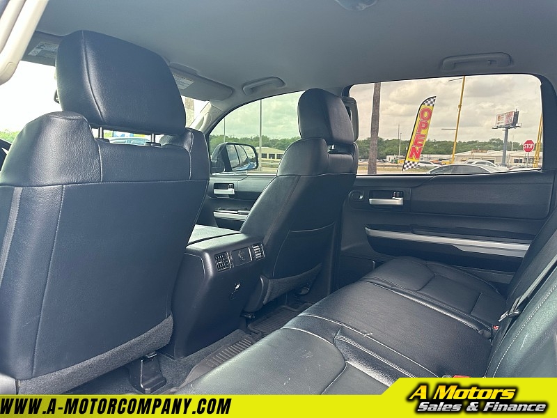 Vehicle image 23 of 30