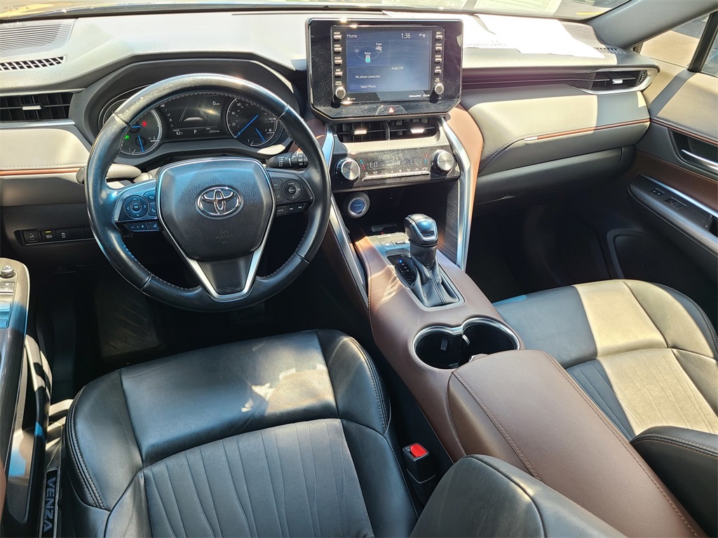 Vehicle image 33 of 40