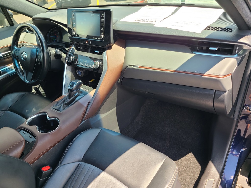 Vehicle image 17 of 40