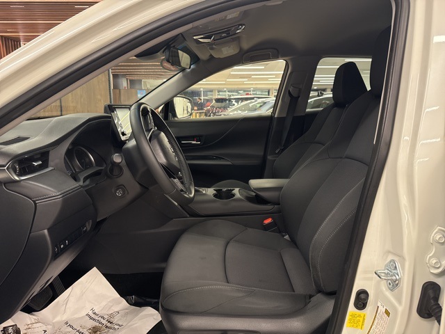 Vehicle image 8 of 11