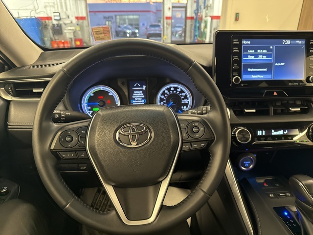 Vehicle image 10 of 11