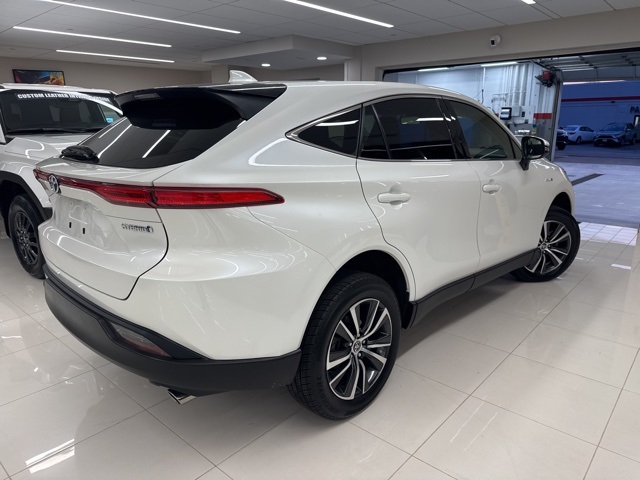 Vehicle image 2 of 11