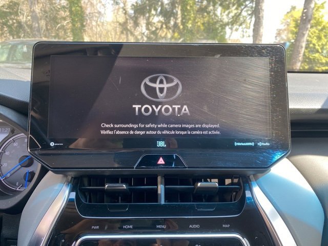 Vehicle image 10 of 15