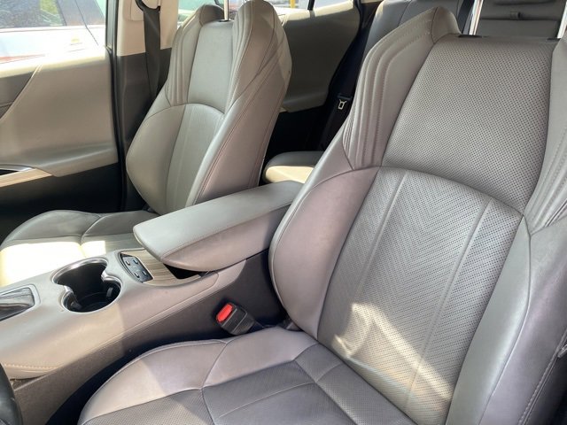 Vehicle image 7 of 15