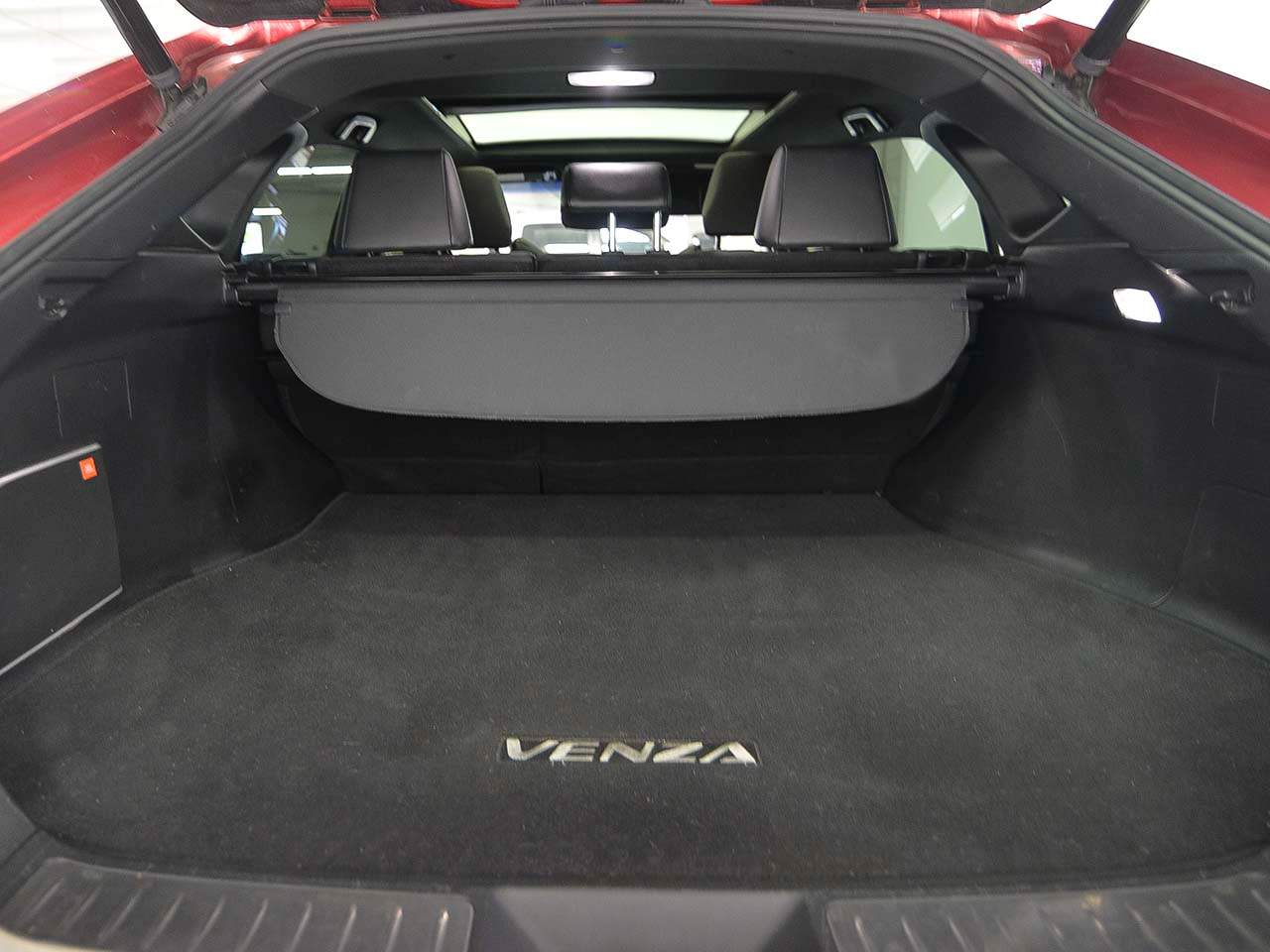 Vehicle image 11 of 18