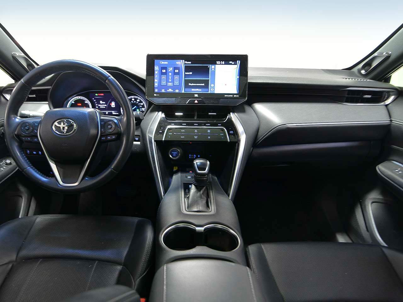 Vehicle image 12 of 18