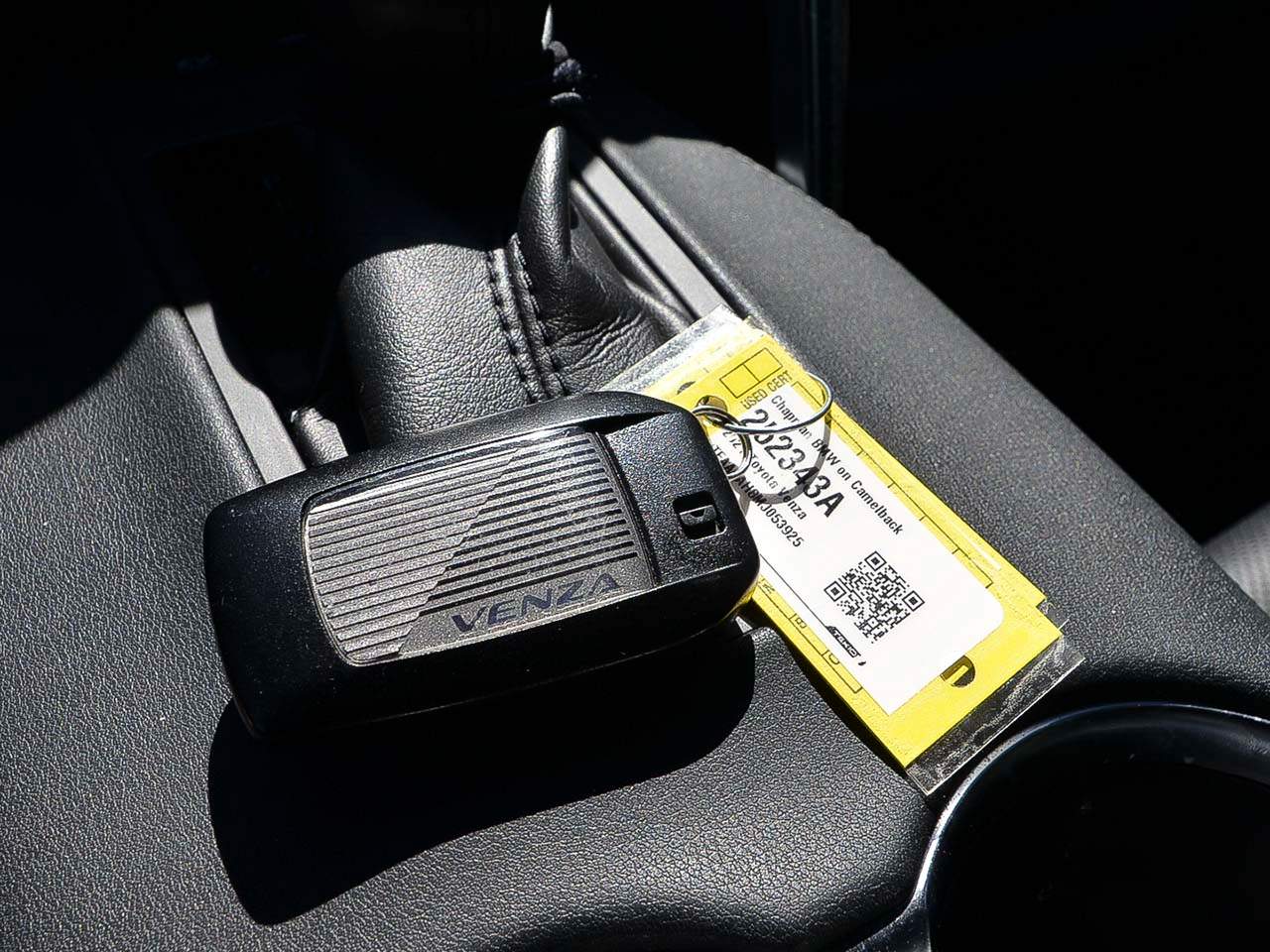 Vehicle image 16 of 18