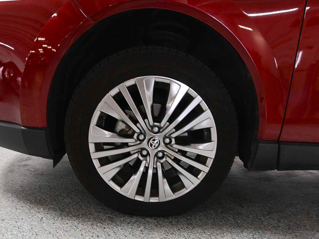 Vehicle image 5 of 18