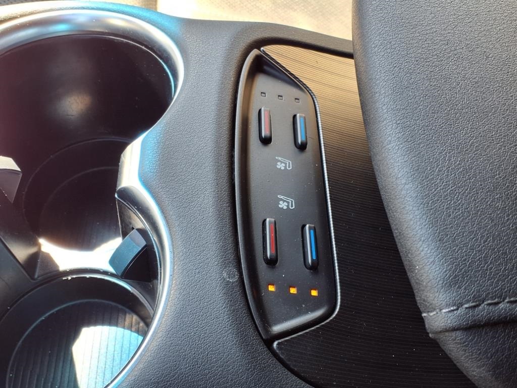 Vehicle image 18 of 20