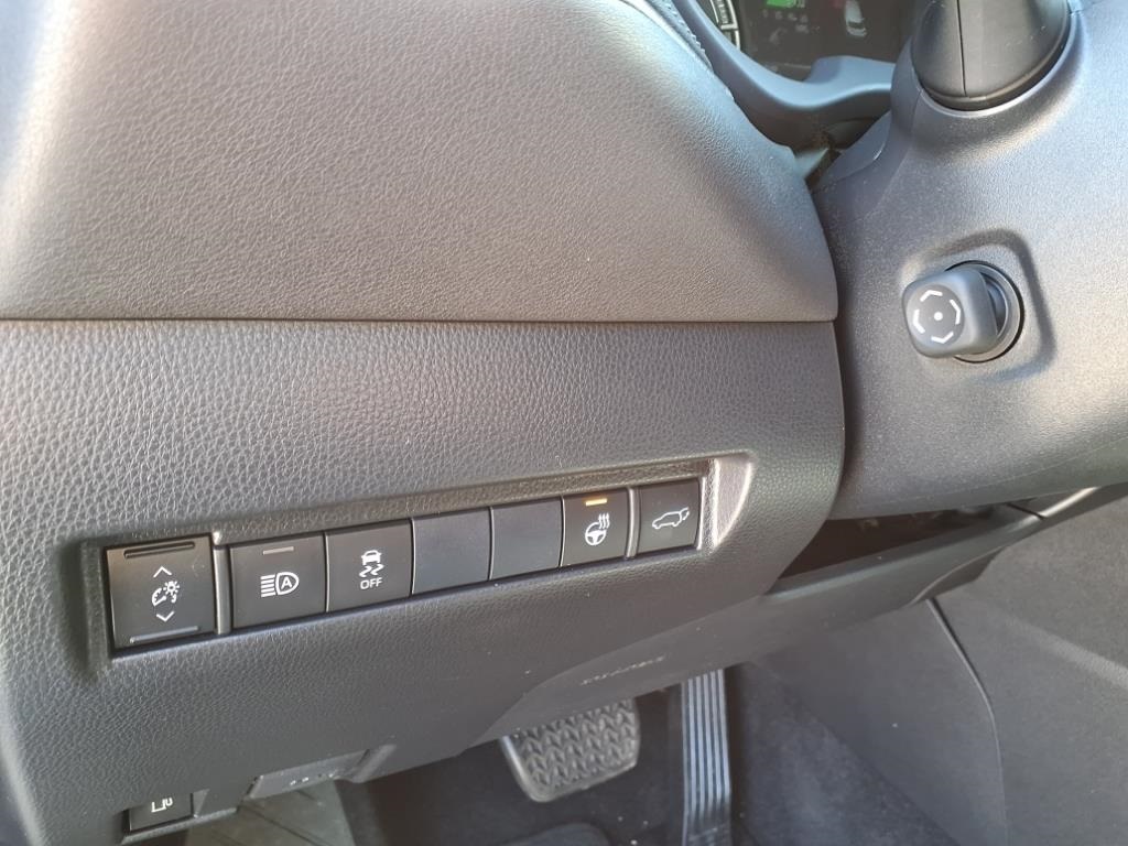 Vehicle image 17 of 20
