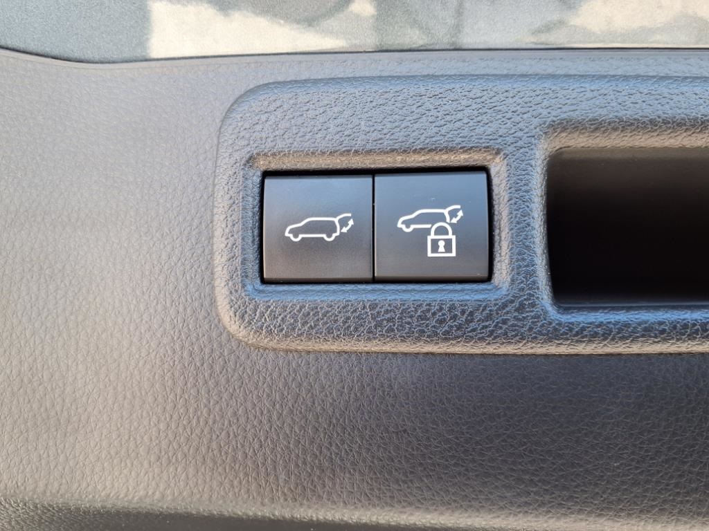 Vehicle image 12 of 20