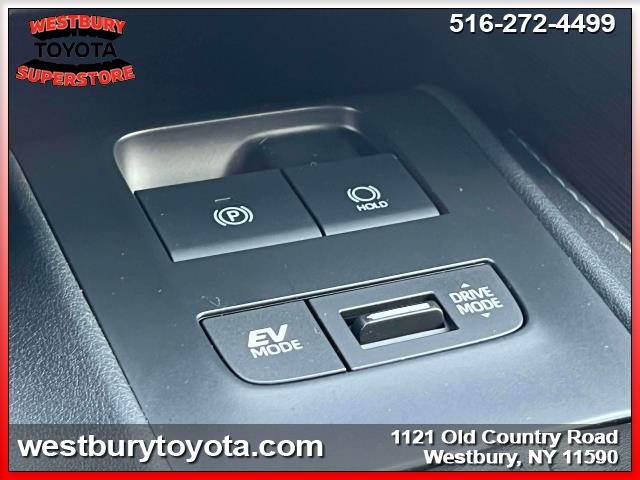 Vehicle image 34 of 38