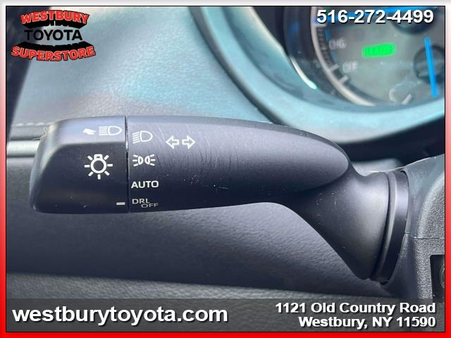 Vehicle image 25 of 38