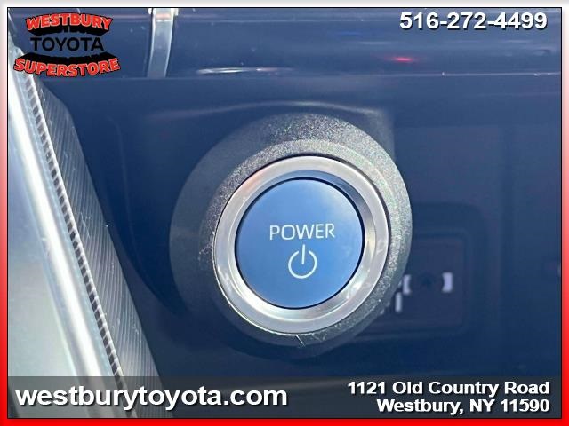 Vehicle image 35 of 38
