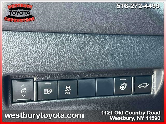 Vehicle image 22 of 38