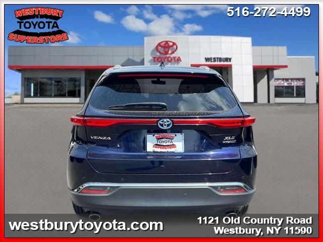 Vehicle image 4 of 38