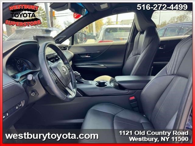 Vehicle image 17 of 38