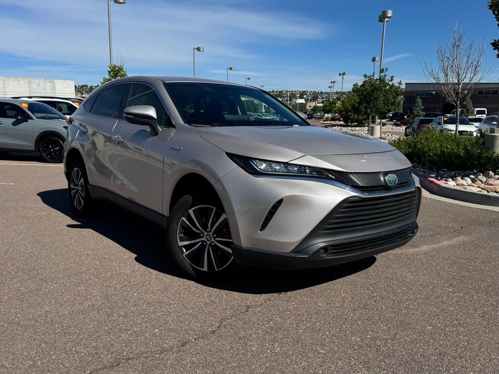 2021 Toyota Venza LE Image 3 of 12