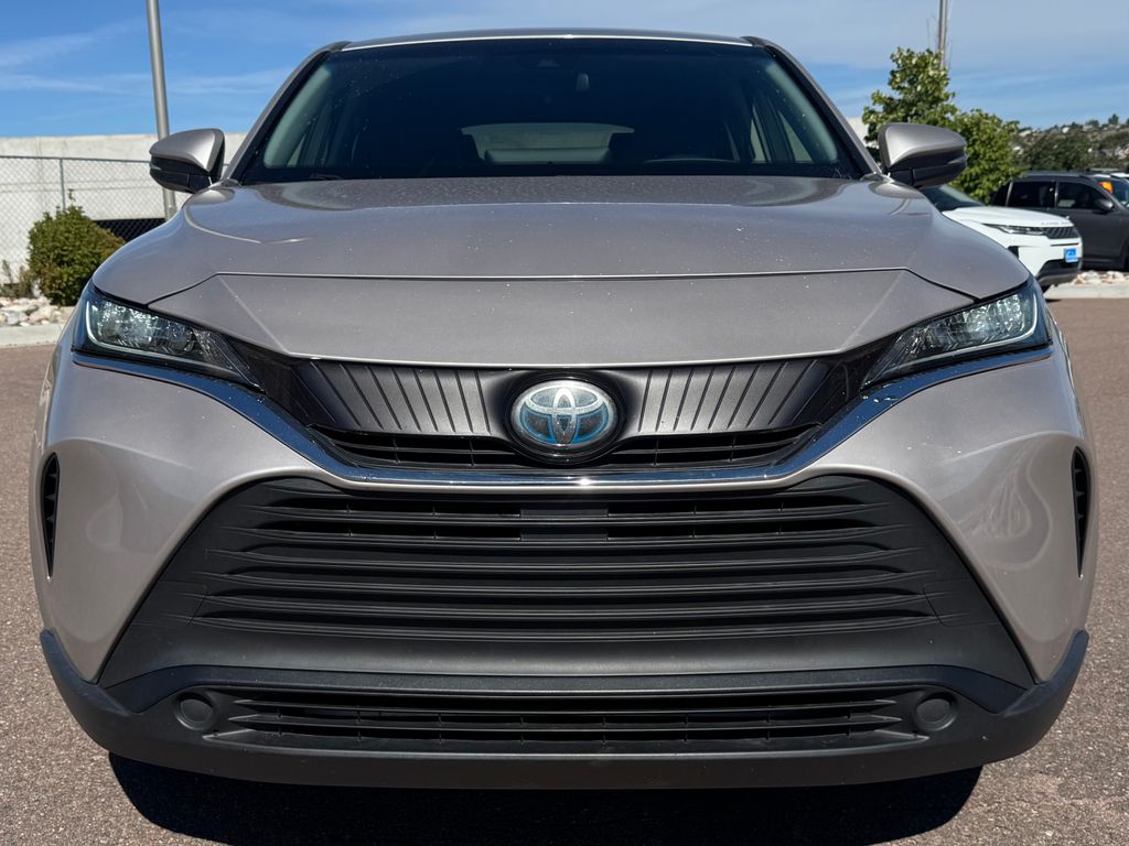 2021 Toyota Venza LE Image 2 of 12
