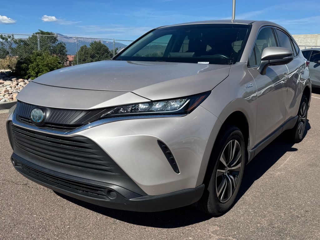 2021 Toyota Venza LE Image 1 of 12