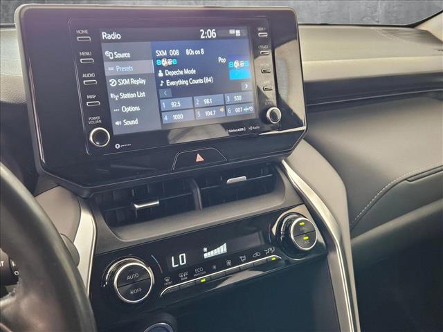 Vehicle image 14 of 24