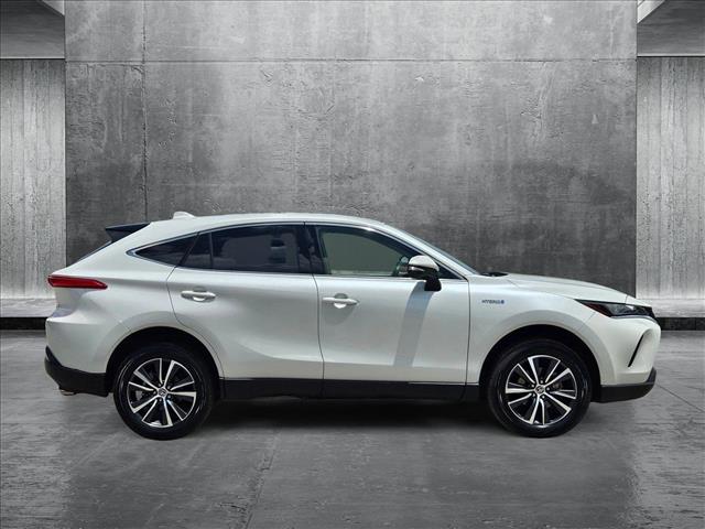 Vehicle image 4 of 24