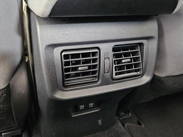 Vehicle image 16 of 24