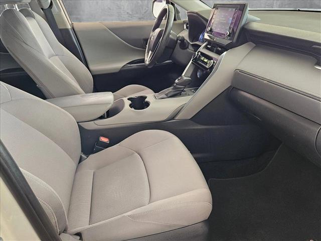 Vehicle image 20 of 24