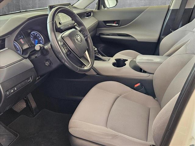 Vehicle image 15 of 24