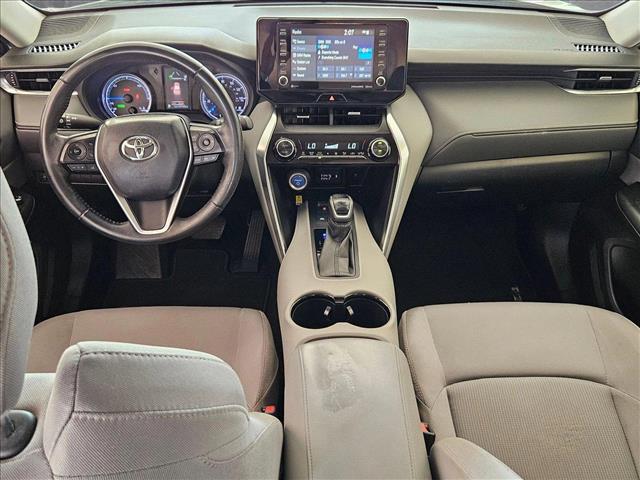 Vehicle image 17 of 24