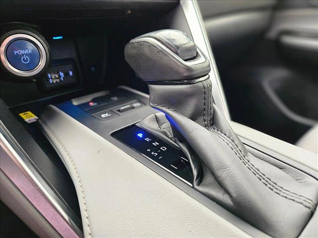 Vehicle image 12 of 24