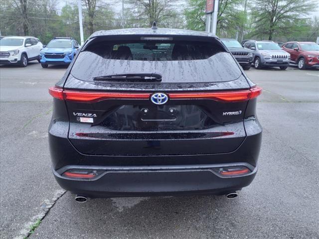 Vehicle image 21 of 22