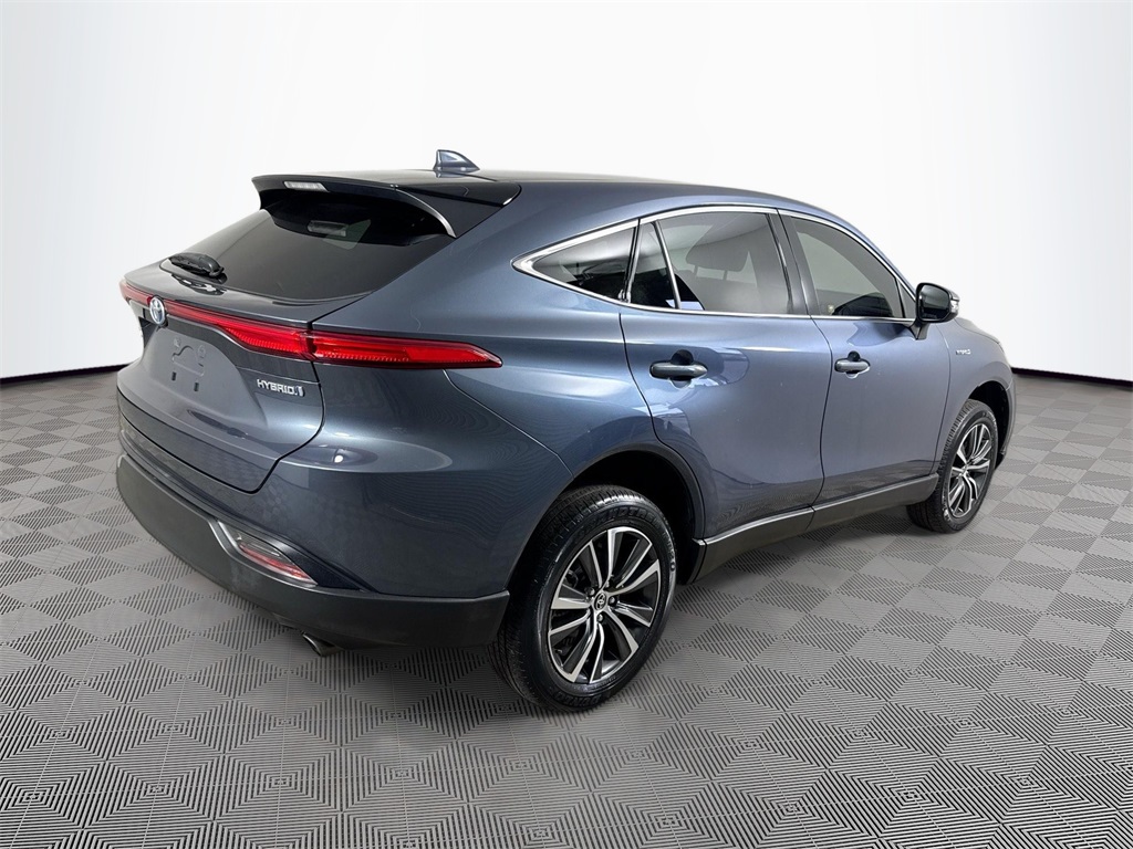 Vehicle image 5 of 33