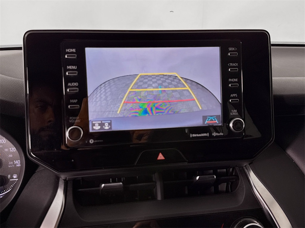 Vehicle image 13 of 33