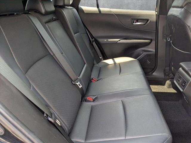Vehicle image 22 of 27