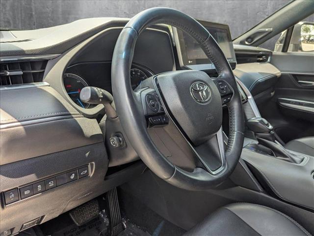 Vehicle image 10 of 27