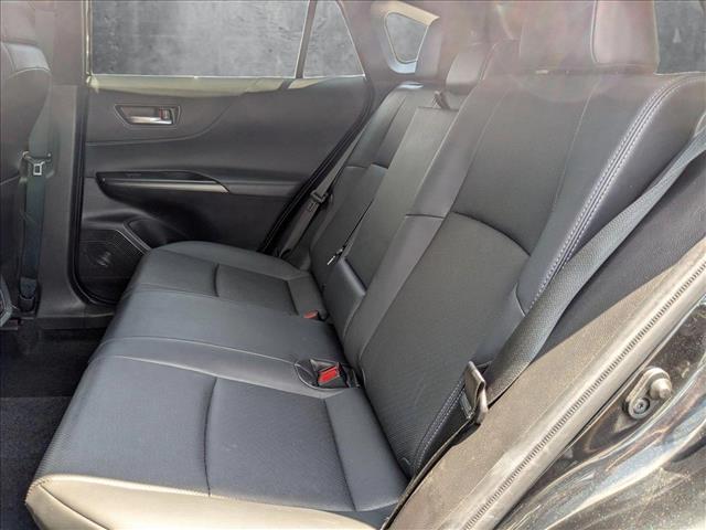 Vehicle image 21 of 27