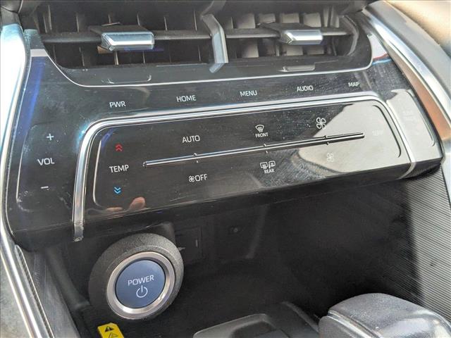 Vehicle image 15 of 27